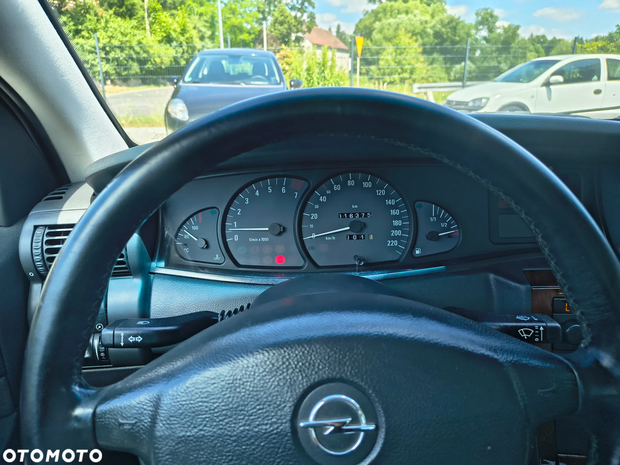 Opel Omega 2.2 Elegance - 28