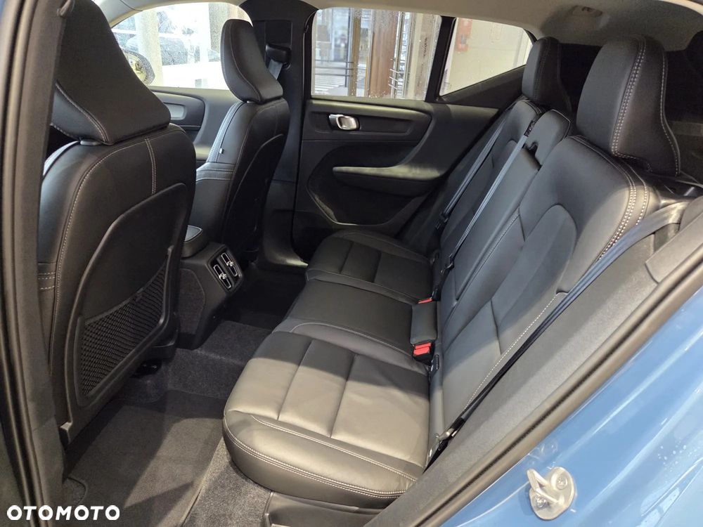 Volvo XC 40 B4 AWD Ultimate Dark - 7