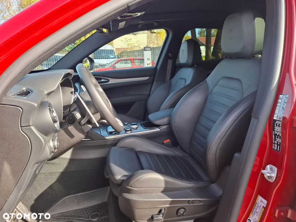 Alfa Romeo Stelvio 2.0 Turbo Veloce Q4 - 12