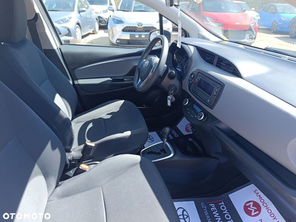 Toyota Yaris - 10