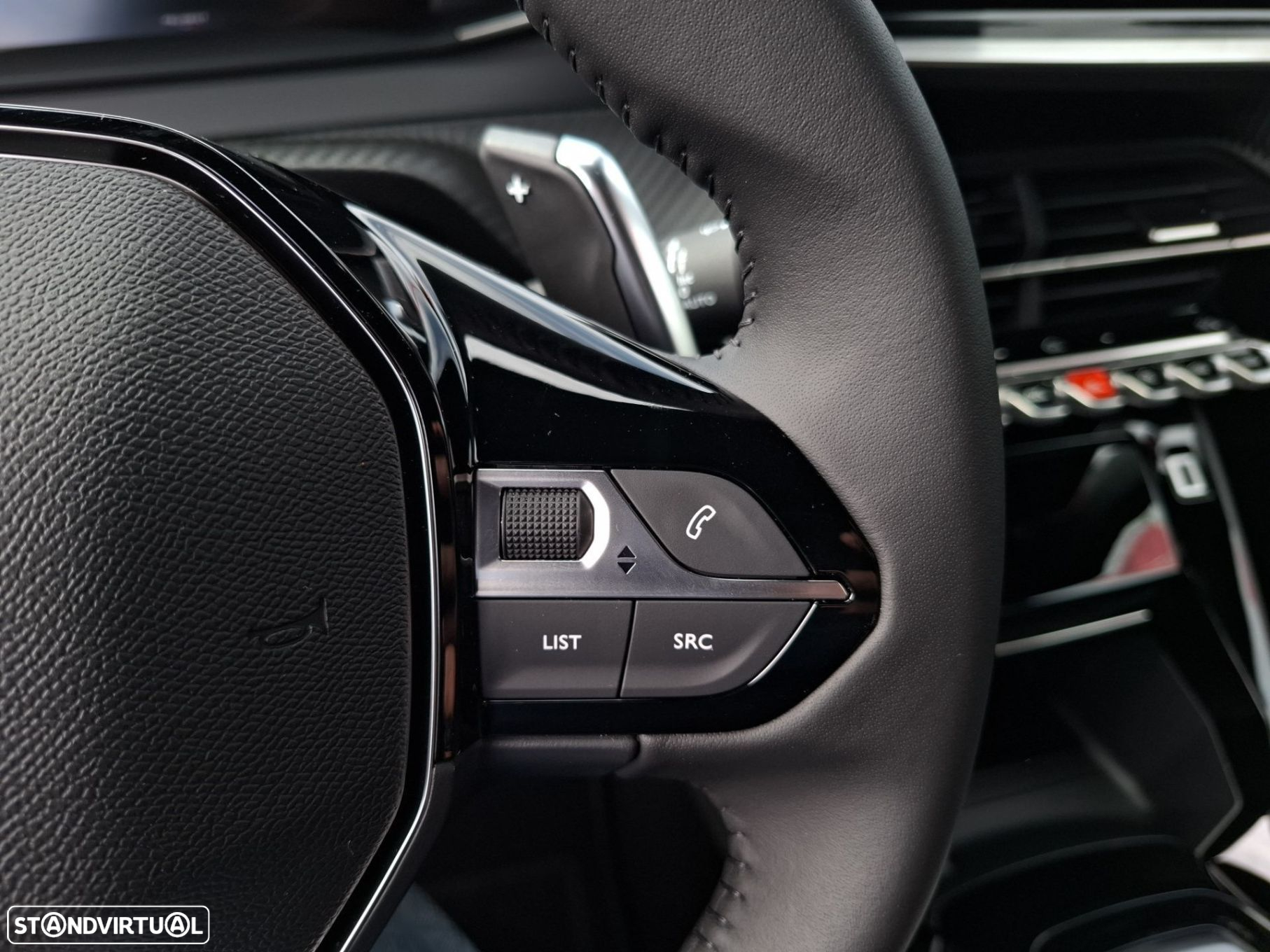 Peugeot 2008 1.2 Hybrid Allure e-DCS6 - 17