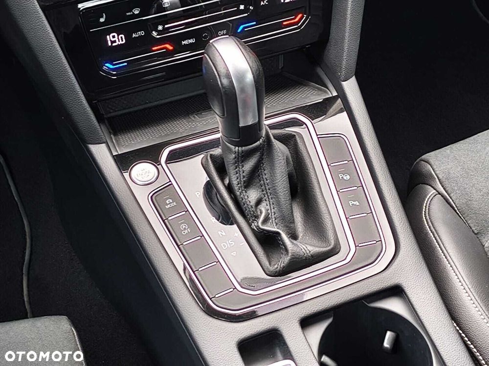 Volkswagen Passat Variant 2.0 TSI Elegance DSG - 28