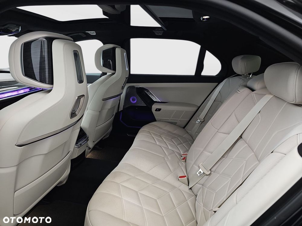 BMW Seria 7 - 12