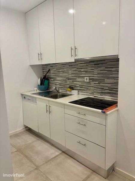 Arrendo T2 em Costa Cabral com terraço e jardim - Grande imagem: 5/12