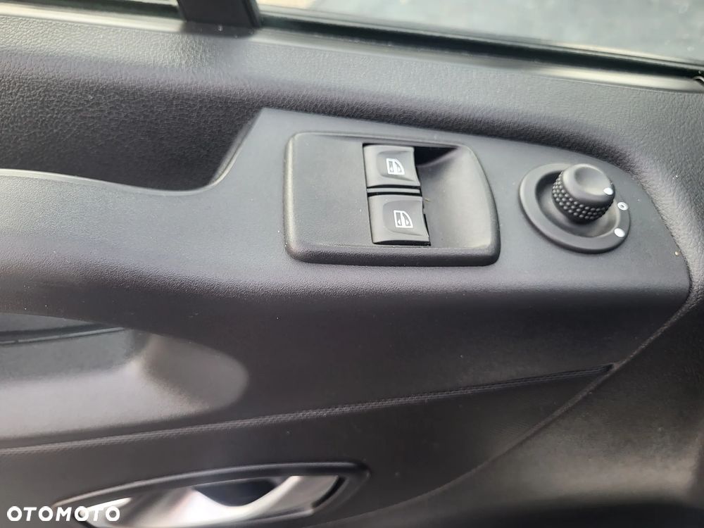 Renault Trafic - 16