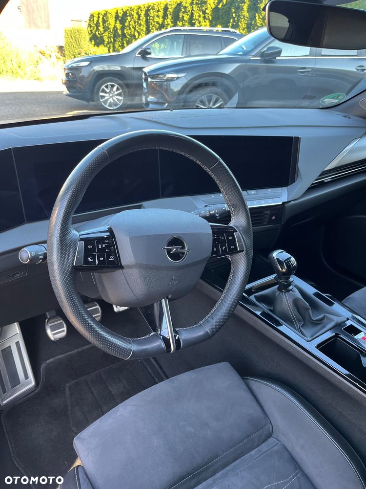 Opel Astra 1.2 Turbo GS Line - 11