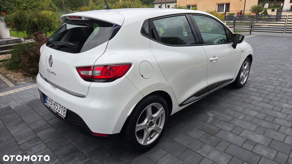 Renault Clio 1.2 16V 75 Night and Day - 10