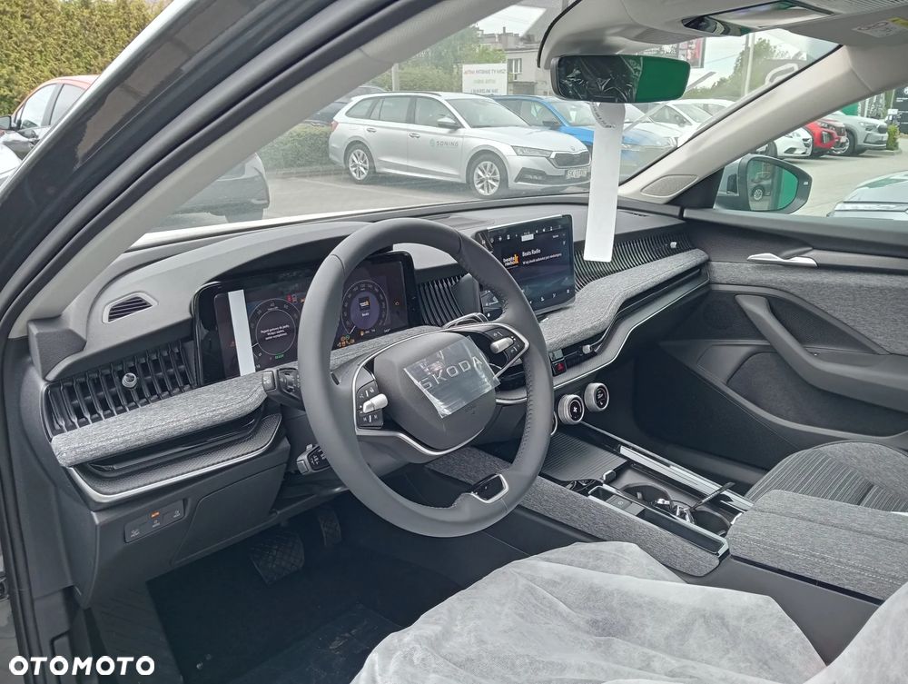 Skoda Superb 1.5 TSI mHEV Drive DSG - 4