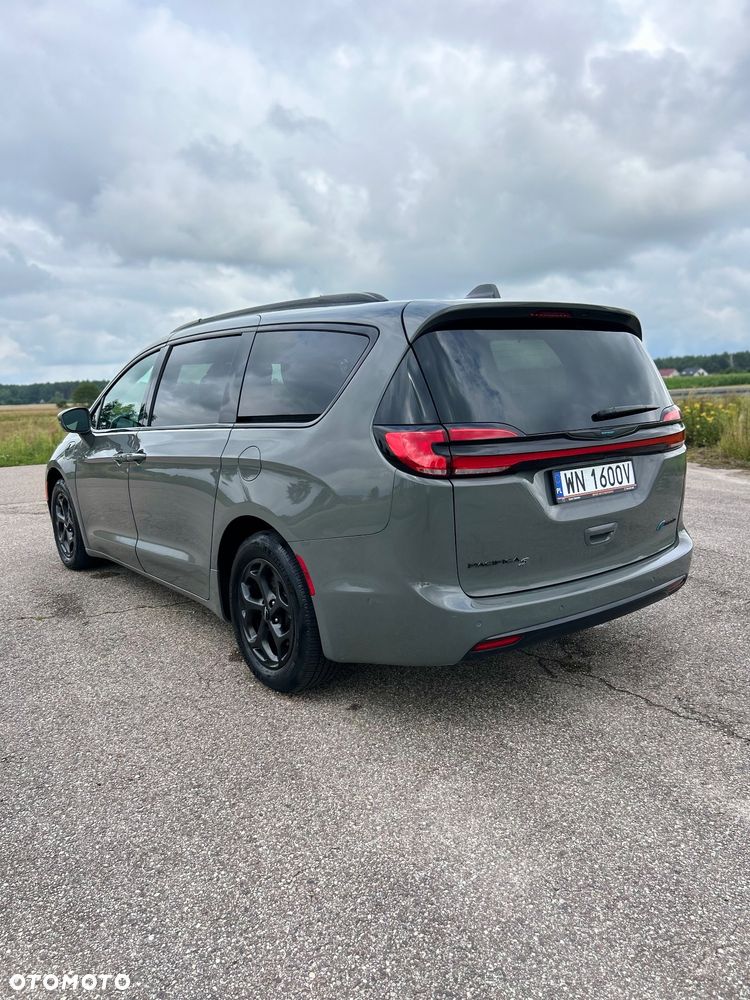 Chrysler Pacifica - 21