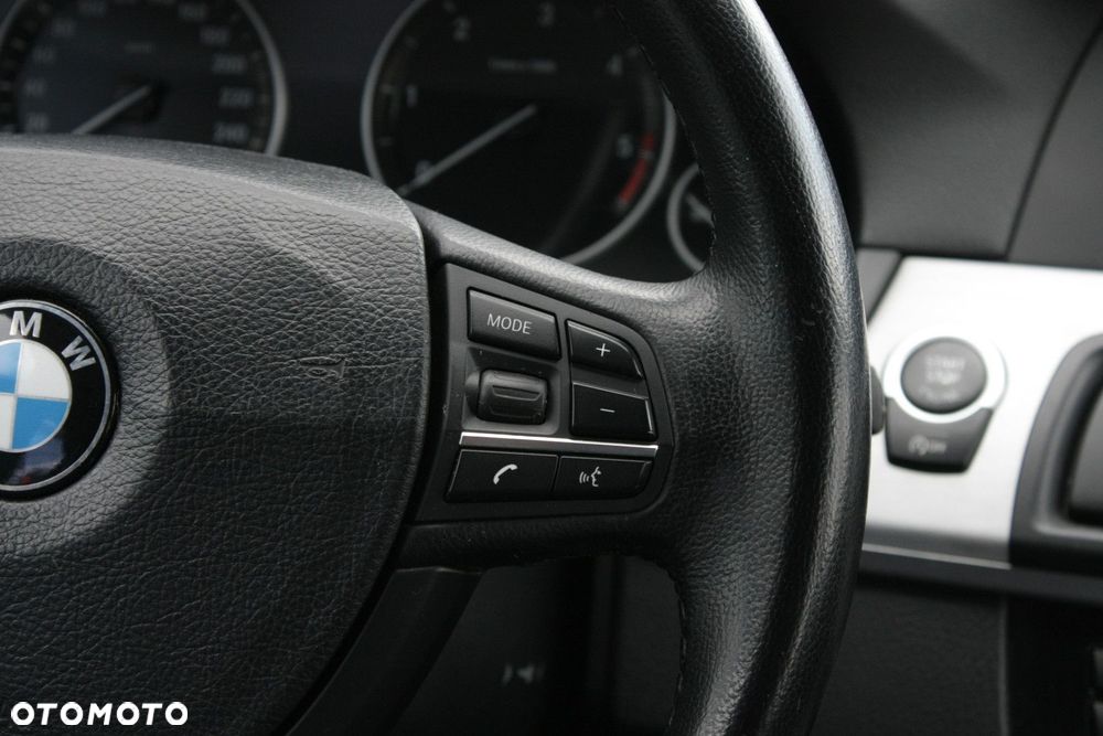 BMW Seria 5 520d - 29