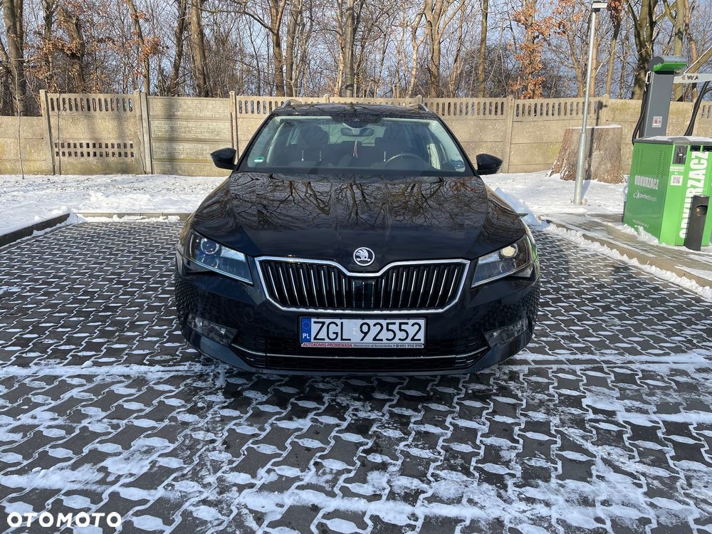 Skoda Superb ver-2-0-tdi-style-dsg - 1