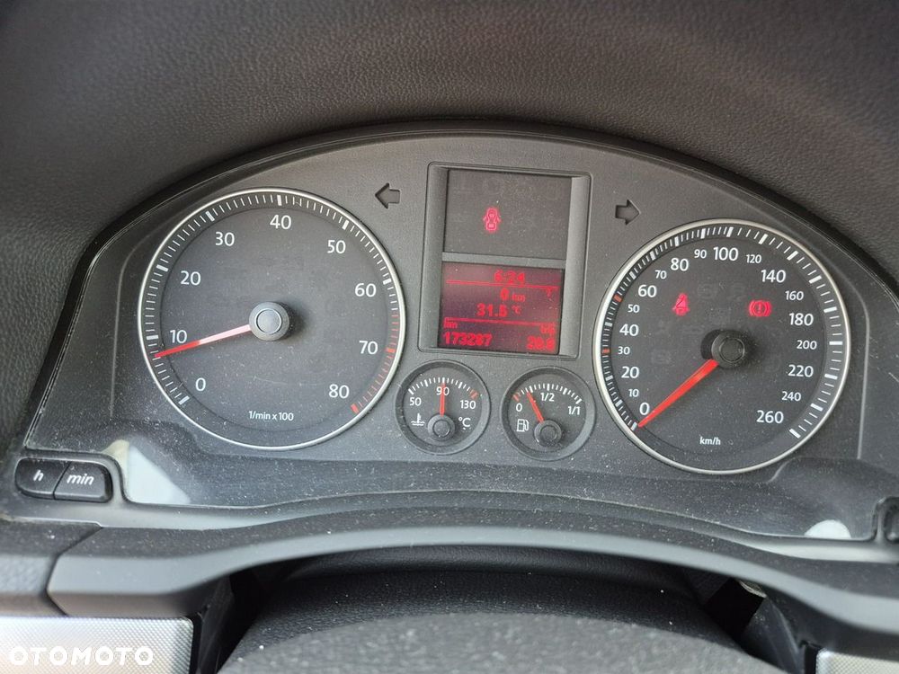 Volkswagen Golf - 25