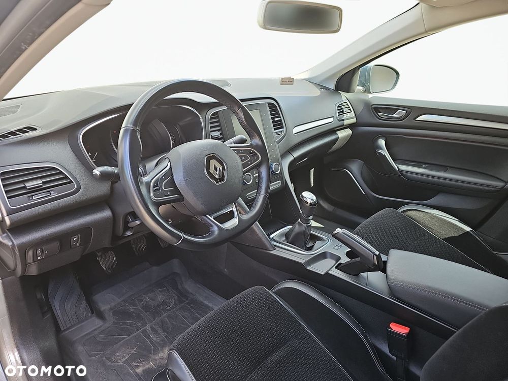 Renault Megane 1.5 Blue dCi Intens - 9