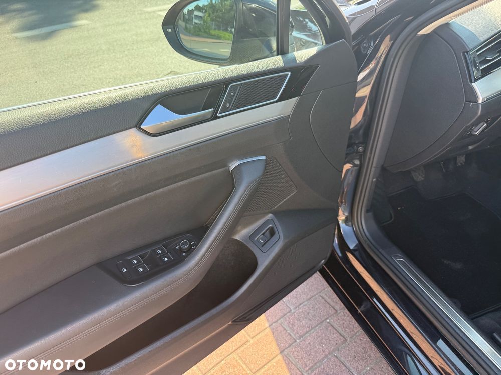 Volkswagen Passat 1.8 TSI BMT Highline - 17