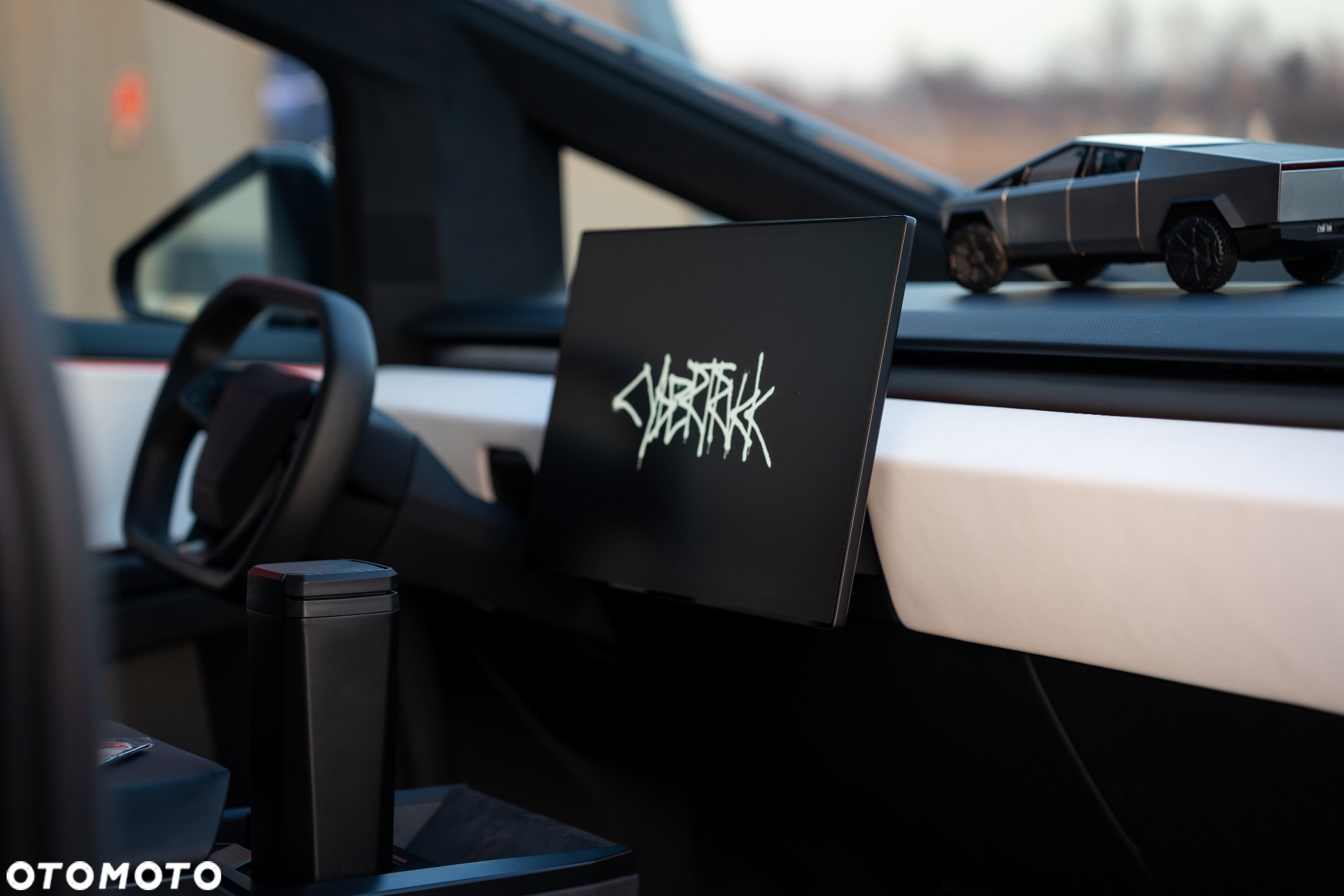 Tesla Cybertruck - 18
