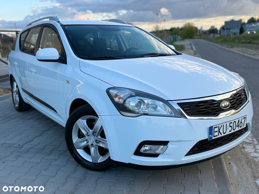 Kia Ceed - 16