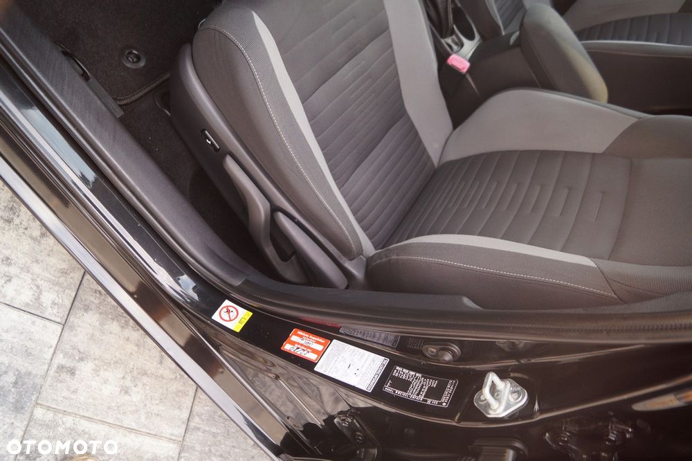 Toyota Auris 1.6 D-4D Executive - 23