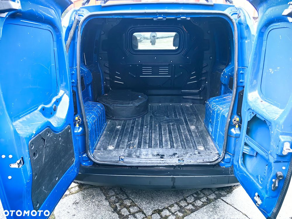 Fiat Fiorino Kombi 8V Base - 8