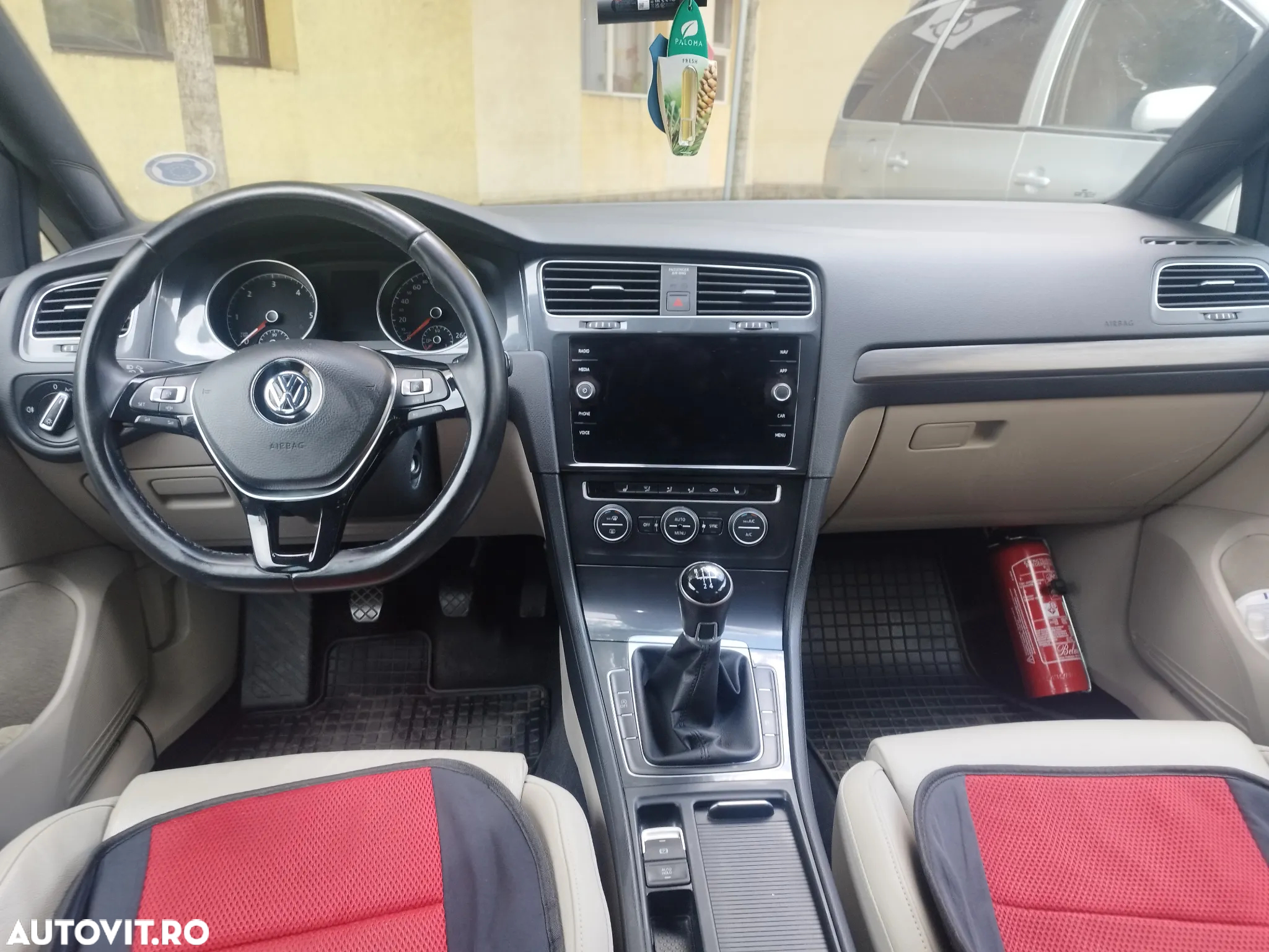Volkswagen Golf 1.6 TDI Comfortline - 6