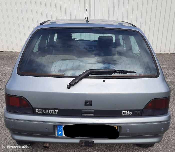 Renault Clio 1.9 RT - 4