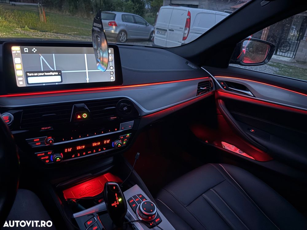 BMW Seria 5 520i AT MHEV - 16