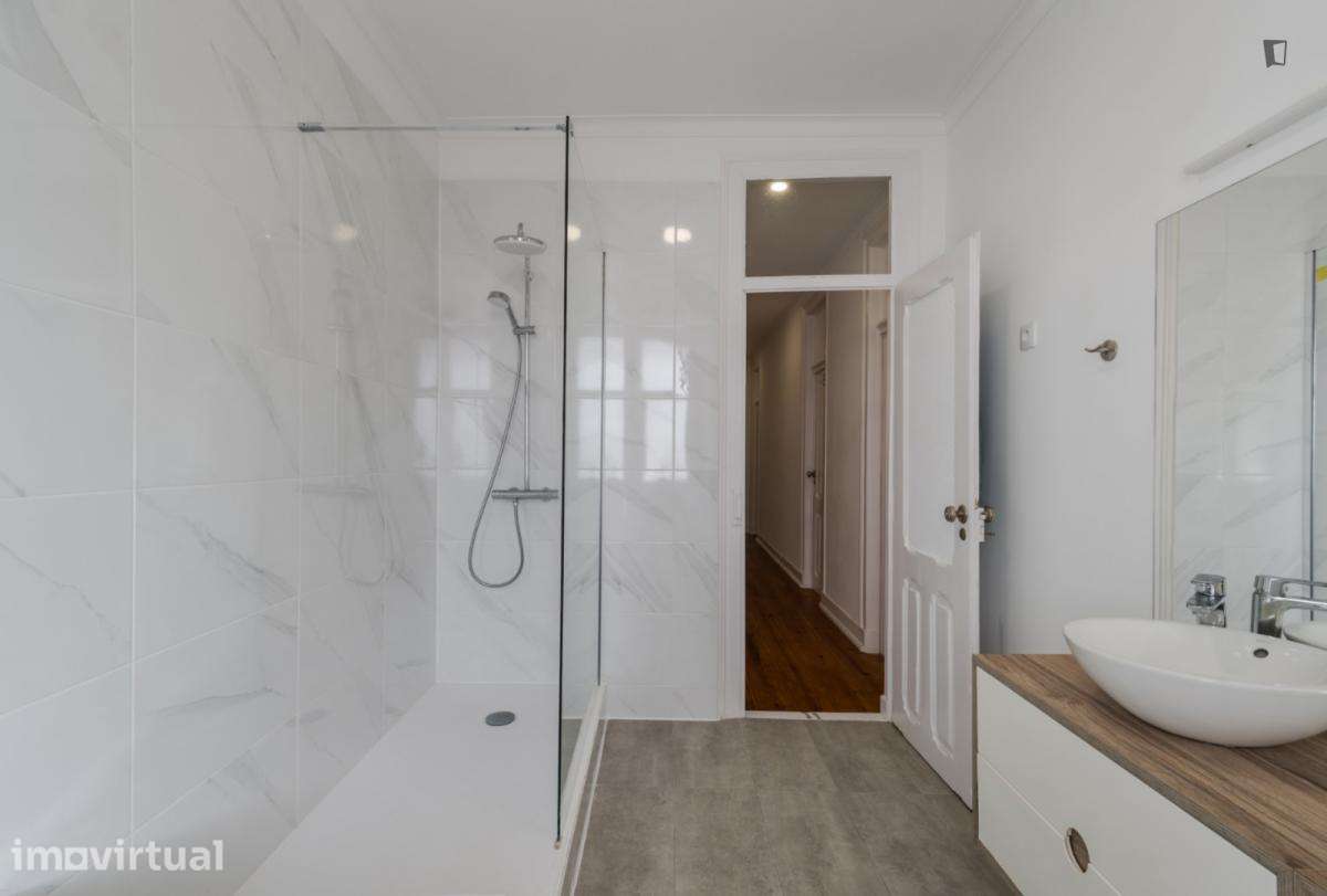 Quarto - localizado em Penha de França Lisbon - Grande imagem: 5/8