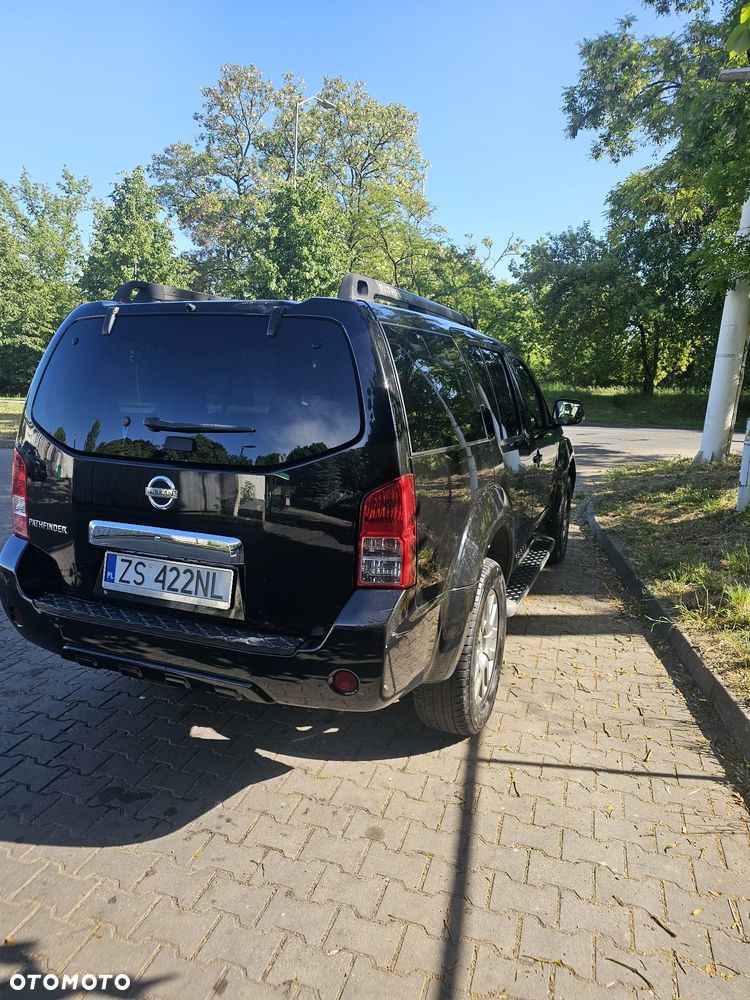 Nissan Pathfinder 2.5 D LE EU5 - 5