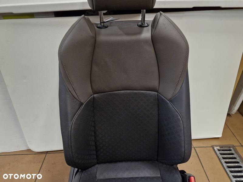 TOYOTA C-HR CHR FOTEL PASAŻERA PRAWY PRZÓD SKÓRA EUROPA - 3