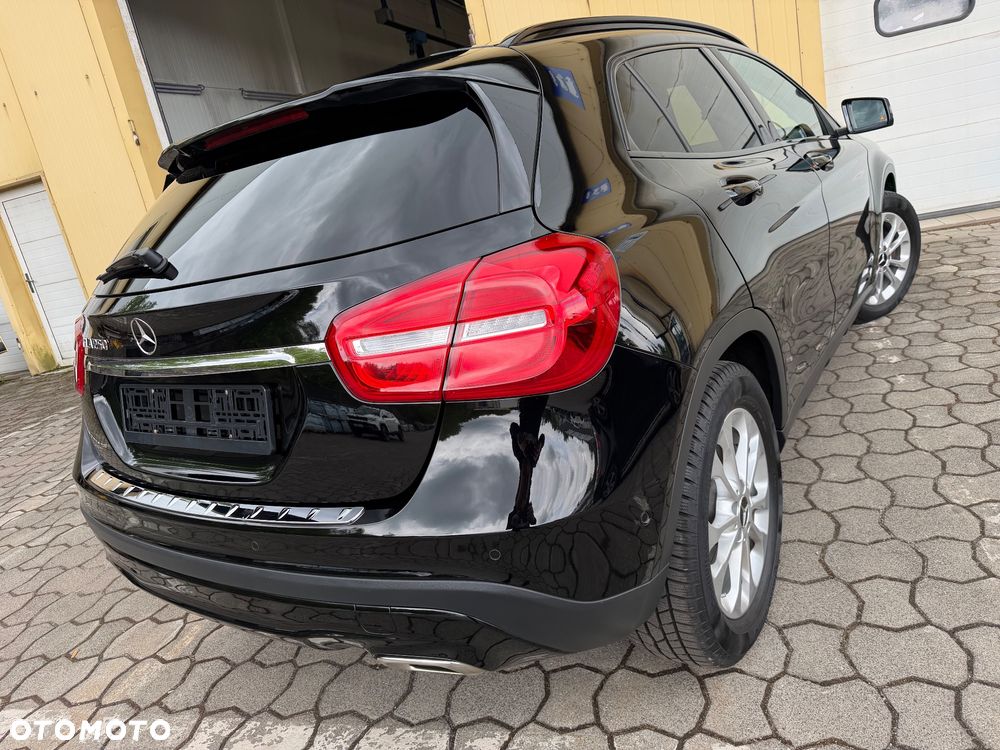 Mercedes-Benz GLA 250 7G-DCT SCORE - 3