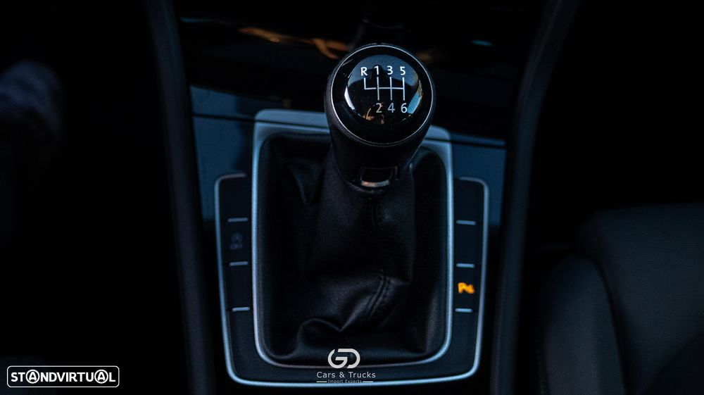 VW Golf Variant 2.0 TDi R-Line - 41