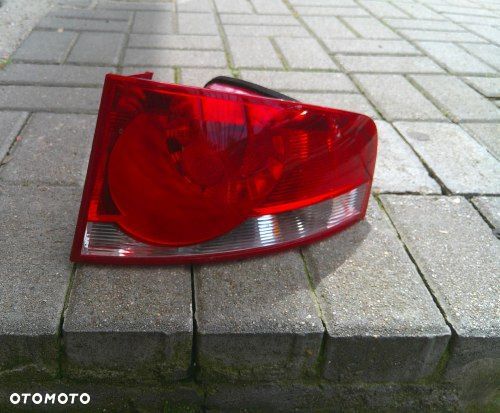 SEAT ALTEA XL PRAWA TYLNA LAMPA ORYGINAŁ EUROPA - 1