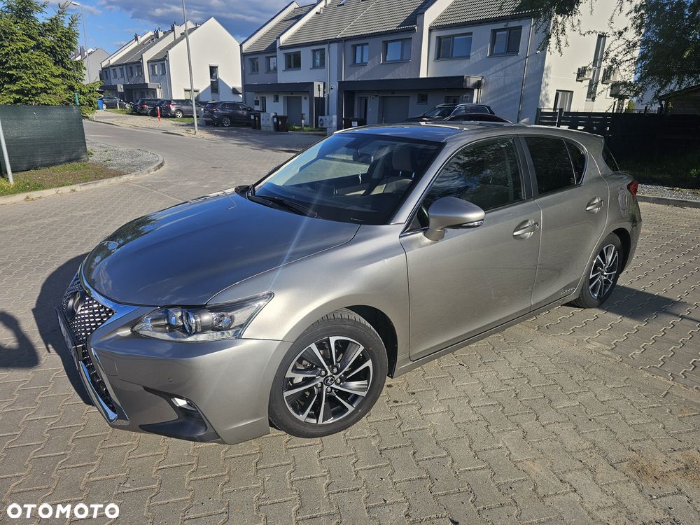 Lexus CT - 3