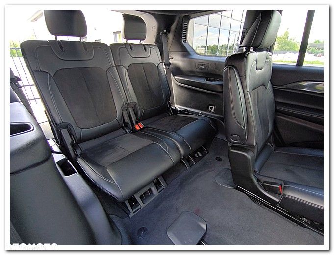 Jeep Grand Cherokee - 21
