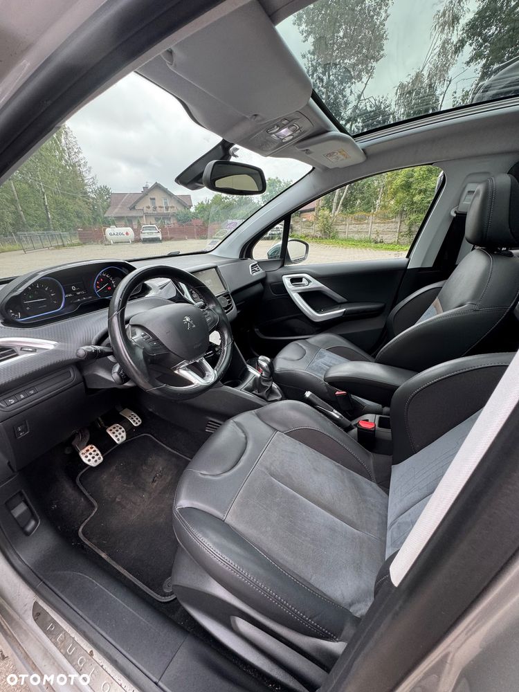 Peugeot 208 1.2 PureTech GPF Signature S&S - 14