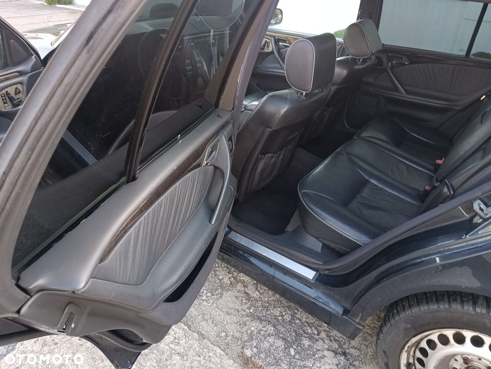 Mercedes-Benz Klasa E 320 T 4 Matic Avantgarde - 12