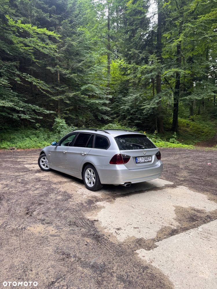 BMW Seria 3 320i - 10