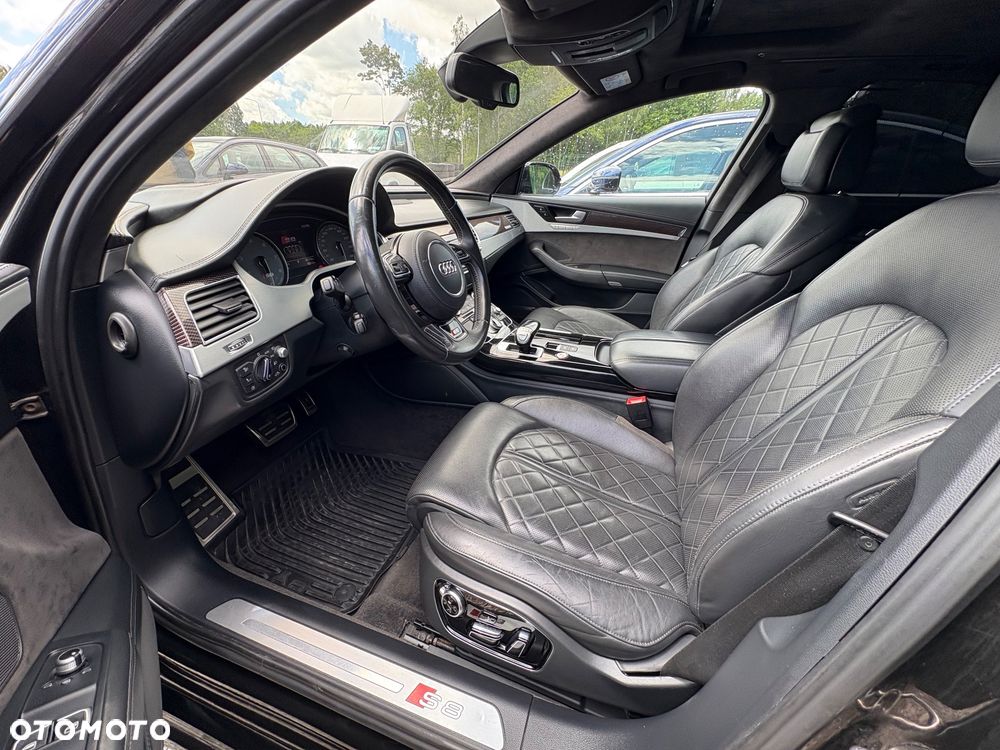 Audi S8 Plus - 20