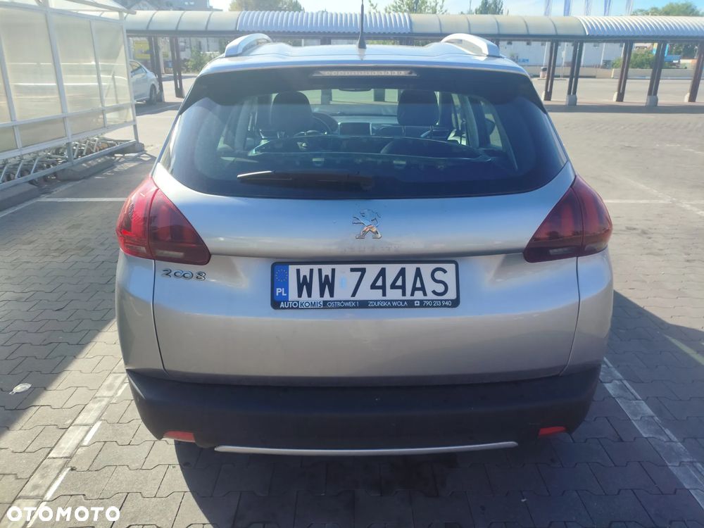 Peugeot 2008 1.5 BlueHDi Allure S&S - 5