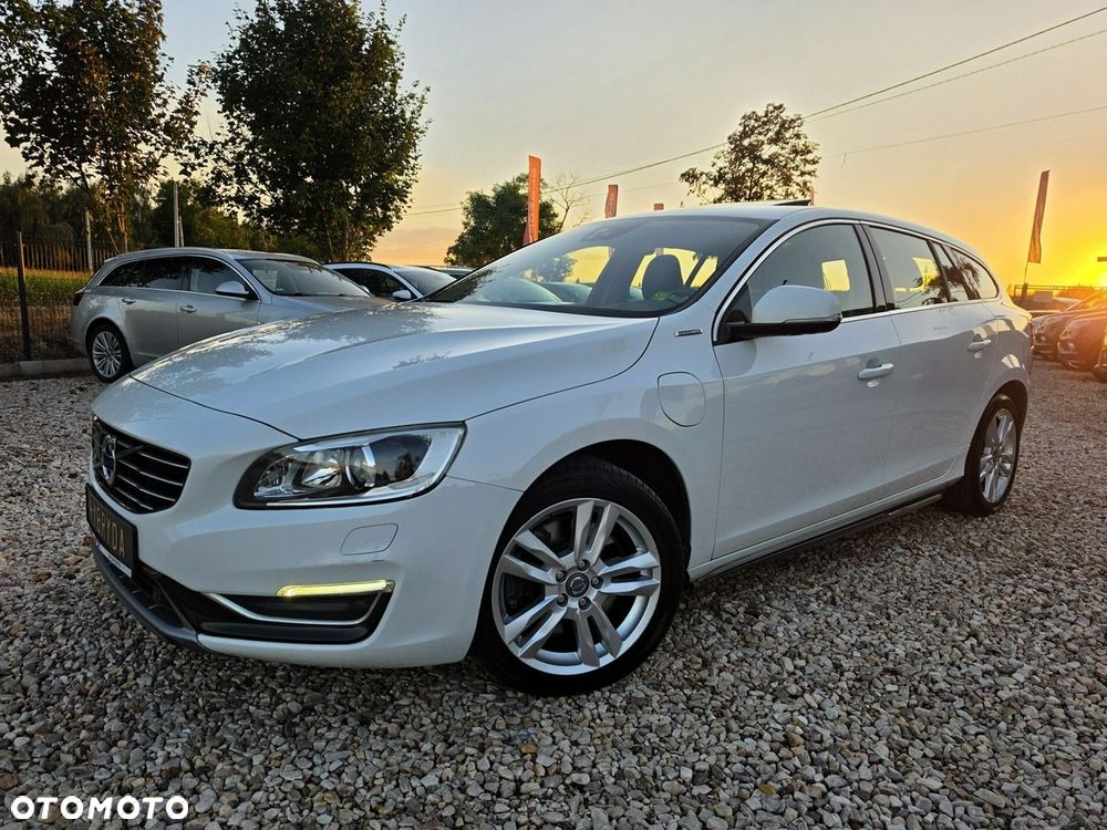 Volvo V60 D6 AWD Plug-in Hybrid Summum - 17