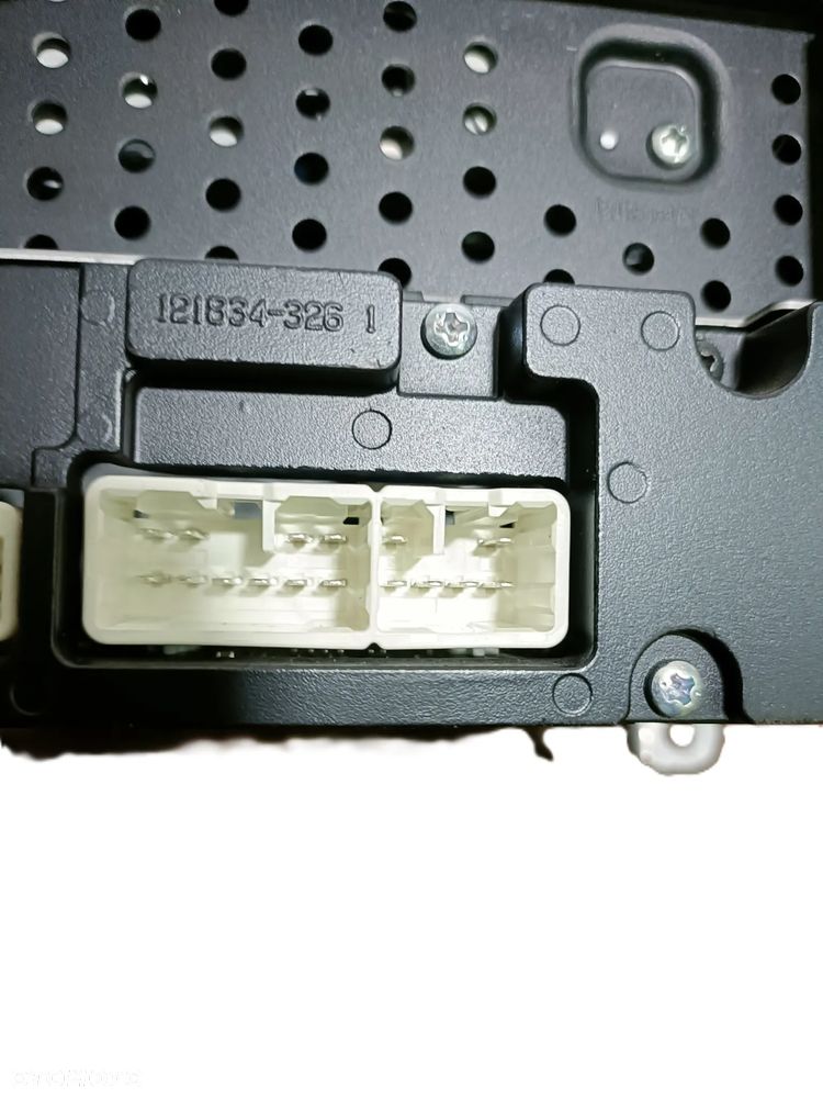 TOYOTA YARIS II 05-11 r. radio radioodtwarzacz radioodbiornik kratki nawiewu środkowe 86120-0D490 * - 5
