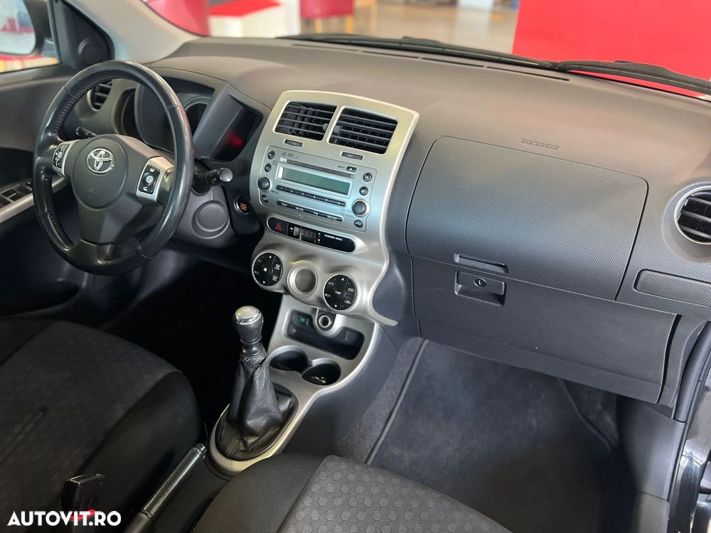 Toyota Urban Cruiser 1.4 D-4D 4x4 Trek+ - 12