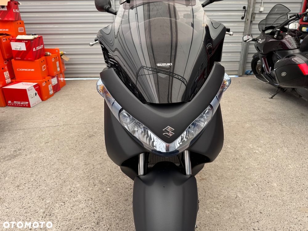 Suzuki Burgman - 13