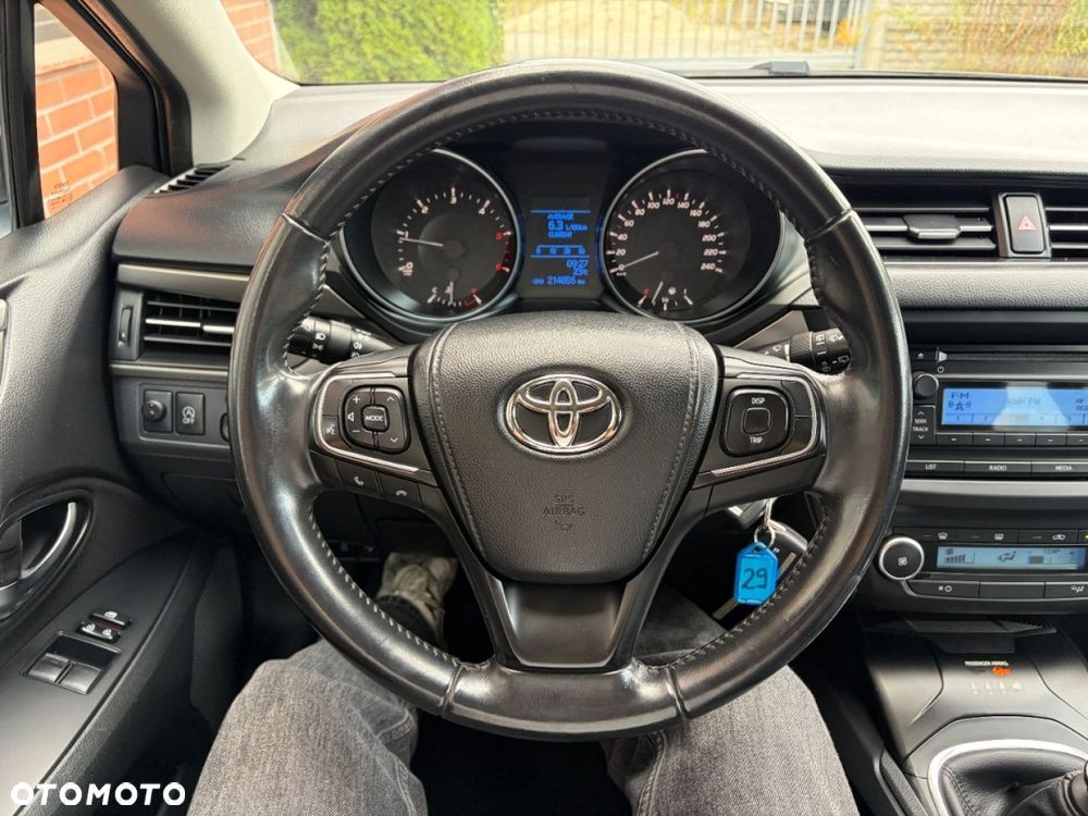 Toyota Avensis - 10