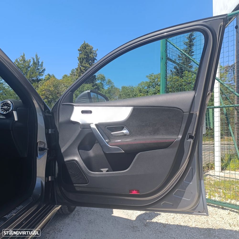 Mercedes-Benz A 250 e AMG Line - 12