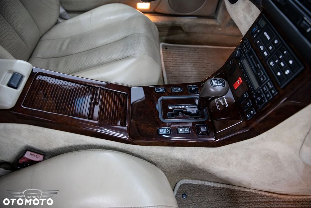 Mercedes-Benz SL - 24