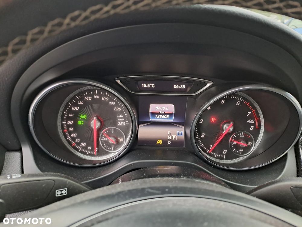Mercedes-Benz CLA 180 7G-DCT - 2