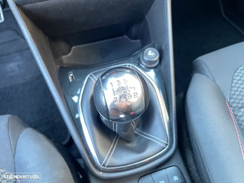 Ford Fiesta 1.0 EcoBoost S&S ST-LINE - 19