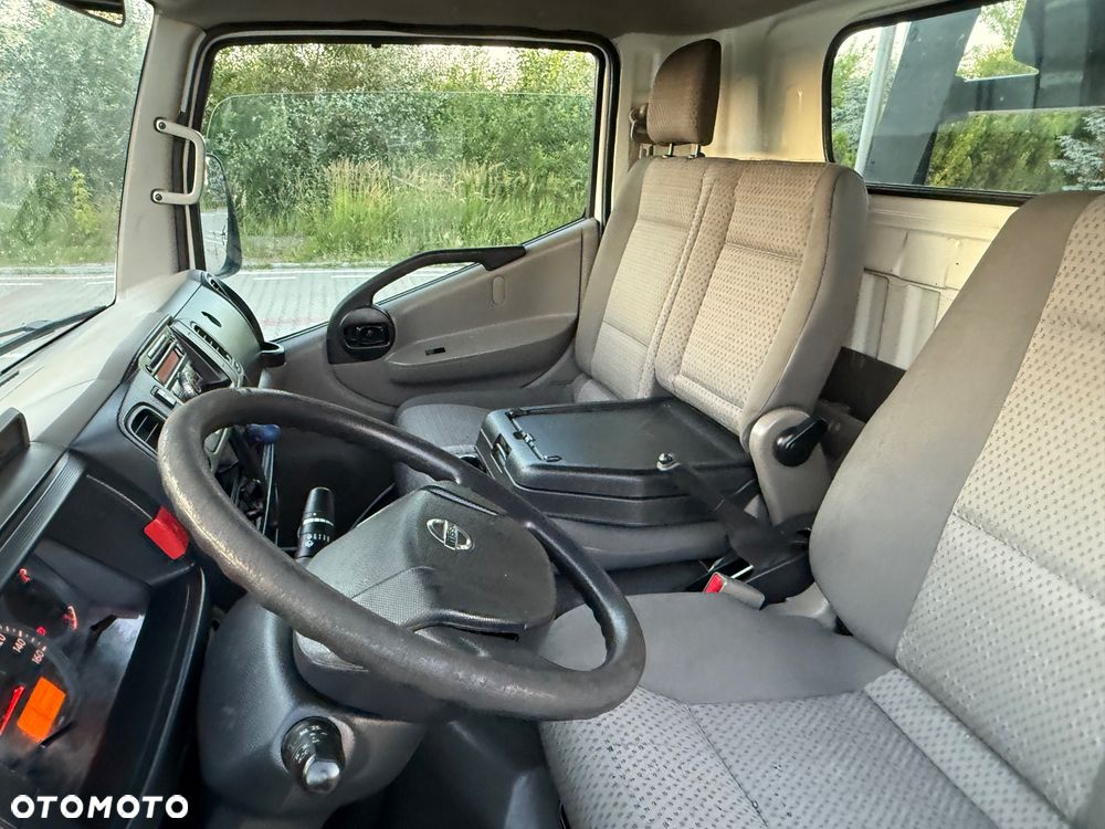 Nissan CABSTAR  2.5  DRABINA - PODAJNIK BOCKER DEKARSKO - MEBLOWY  WYSOKOŚĆ 26 M - 29