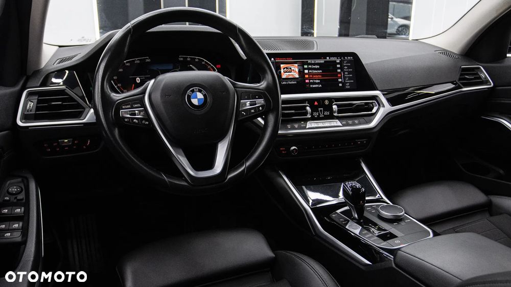 BMW Seria 3 320i Sport Line - 16
