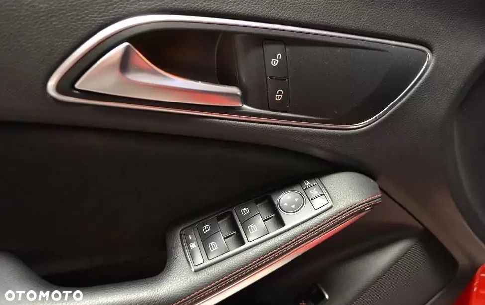 Mercedes-Benz CLA 180 - 12
